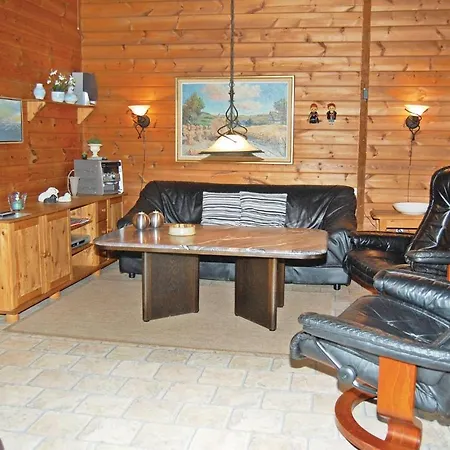 Casa de Férias Three-bedroom Holiday In Romo *